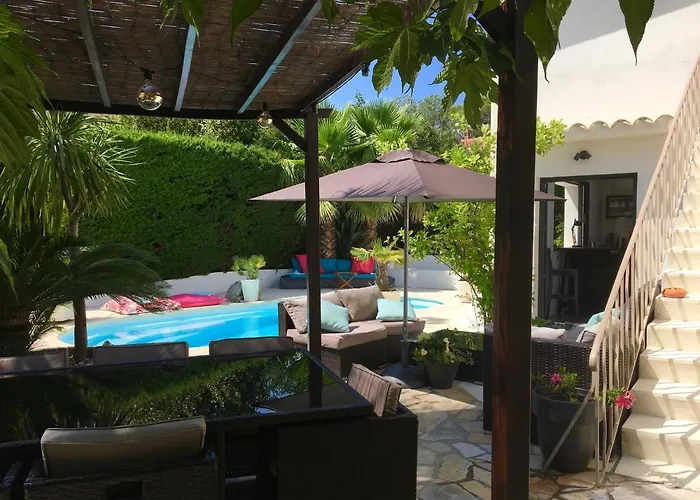 Bed,Kitchen And Swimming Pool Villa Esterel